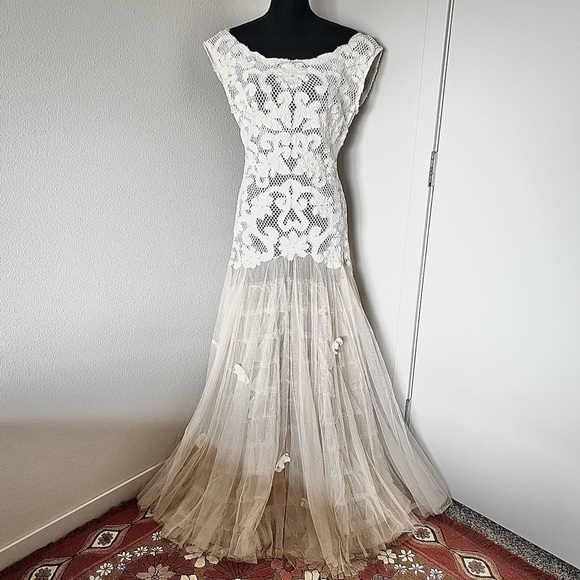 RARE • Free People Limited Edition Ana’s White Story Maxi Dress • - Picture 2 of 15